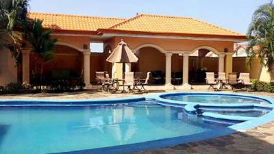 Lujosas casas y grandes negocios fueron asegurados en la operación Emperador.