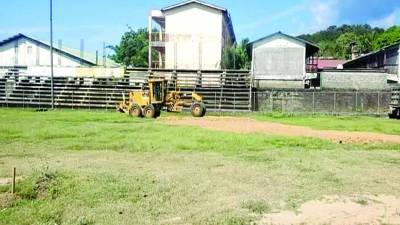 <b>El estadio Julio Galindo empezó a ser nivelado ayer.</b>