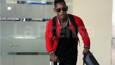 Romell Quioto a su llegada al aeropuerto Toncontín de Tegucigalpa. Foto Juan Salgado