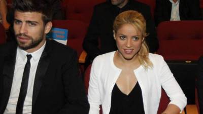 Piqué y Shakira son una de las parejas más mediáticas del mundo. FOTO AFP.