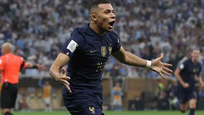 Kylian Mbappé marcó un triplete en la final del Mundial de Qatar 2022 contra Argentina.