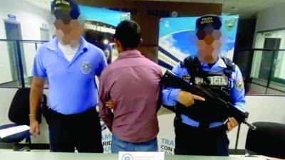 Autoridades policiales detuvieron al menor tras cometer el crimen contra su hermano Humberto Amaya Alfaro.