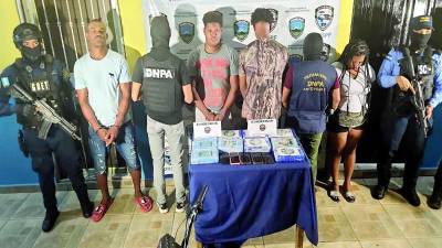 <b>Harry Bodden, Juan Ortega, Liliana Mejía y el menor fueron capturados en la aldea Dos Bocas, Santa Rosa de Aguán.</b>