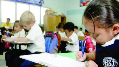 <b>Estudiantes durante su jornada de clases. Foto LP</b>
