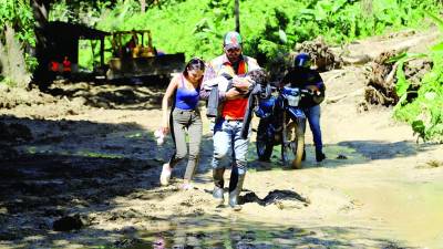 Los pobladores están sin alimentos, energía eléctrica, agua potable y señal telefónica.