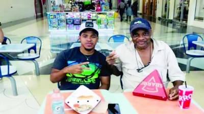 <b>Samir Pouchié y su padre Félix Pouchié, un conocido capitán de botes, continúan siendo buscados en Bahamas.</b>