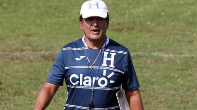 Jorge Luis Pinto durante el entrenamiento de este miércoles de la Selección de Honduras en el estadio Carlos Miranda de Comayagua. Foto Juan Salgado