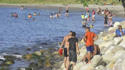 Los visitantes nacionales y extranjeros disfrutaron en playas ceibeñas. Los sitios turísticos de la ciudad lucían muy concurridos ayer jueves.