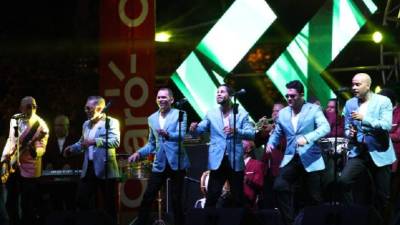 Los Hermanos Rosario hicieron vibrar el escenario de la Plaza del Sabor en Expocentro. Fotos: Yoseph Amaya Y Melvin Cubas.