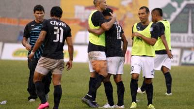 Los jugadores del Honduras Progreso celebrando la clasificación a la final.