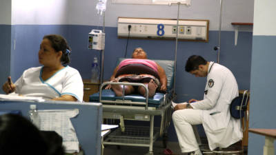Paro en Salud dificulta atenciones en hospital Atlántida.