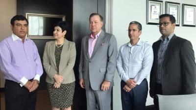 La ministra de Desarrollo Económico, María Antonia Rivera, se reunió con un grupo de inversionistas.