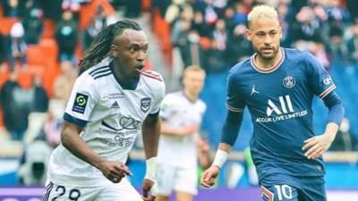 Alberth Elis marcó nueve goles en su primer temporada con el Bordeaux en la Ligue 1.
