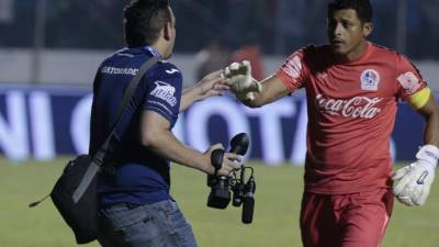 El mundialista con Honduras tuvo un problema con un camarógrafo de Motagua .