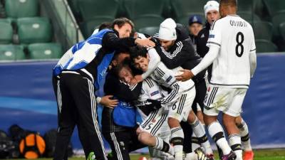 Jugadores del Legia Varsovia de Polonia celebrando un gol contra el Real Madrid en la Champions League. Foto AFP
