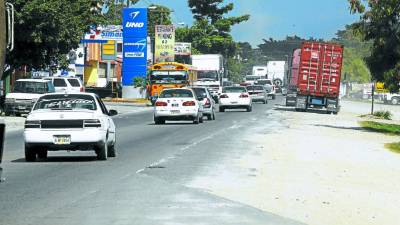 Los conductores y peatones que transitan por la 33 calle dicen que es urgente completar el bulevar desde el Estadio Olímpico a El Polvorín.
