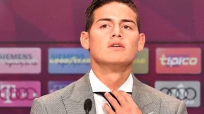 JAM14 MÚNICH (ALEMANIA).- El centrocampista colombiano James Rodríguez asiste a una rueda de prensa durante su presentación como nuevo futbolista del Bayern de Munich, en Múnich, Alemania, hoy, 12 de julio de 2017. James Rodríguez, internacional colombiano del Real Madrid, jugará las próximas dos temporadas cedido en el Bayern de Munich, anunció ayer el Real Madrid. EFE/Lukas Barth