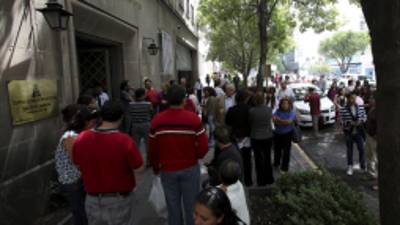 Tras el sismo la pobalción salió a las calles asustada.