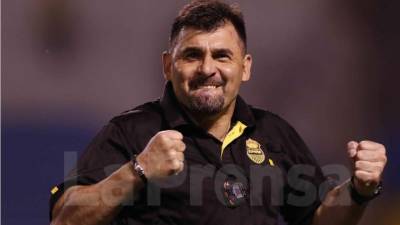 Martín 'Tato' García celebrando uno de los goles del Real España contra el Motagua. Foto Delmer Martínez