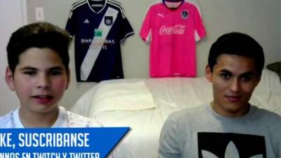 Al fondo de pueden ver las camisetas del Anderlecht y Olimpia.