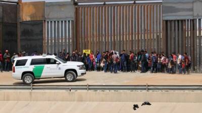 Miles de inmigrantes centroamericanos continúan llegando a la frontera sur de EEUU./AFP.