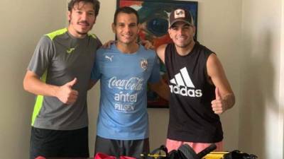 Matías Soto (izquierda), Santiago Correa (centro) y Pablo Pirez (derecha) son tres de los cuatros extranjeros que llegaron este año al Real España.