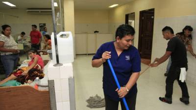 Desde el miércoles en horas de la tarde, el personal de aseo volvió a sus puestos.