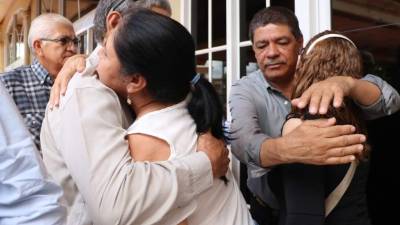 Centenares de personas dieron el último adiós al abogado Louis Rivera, quien era muy querido y admirado por el pueblo progreseño.