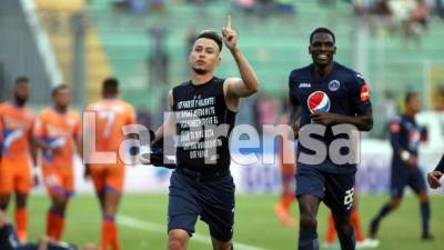 Erick Andino celebrando su gol contra la UPN.