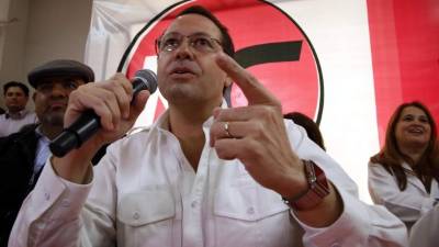 Carlos Eduardo Reina lanzó su movimiento político en un hotel capitalino.