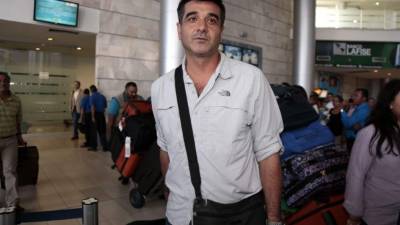 Diego Vázquez a su llegada a Tegucigalpa. Foto Juan Salgado