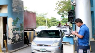 Reacondicionar las casetas es una urgencia porque los empleados no tienen ni siquiera sillas cómodas y climatización. La apariencia es lamentable. Foto: Franklyn Muñoz
