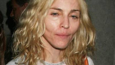 Madonna luce demacrada y con años de más cuando sale a la calle sin maquillaje.