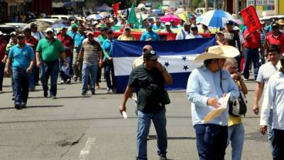 Los afiliados a la Stenee protestaron en las calles de San Pedro Sula.