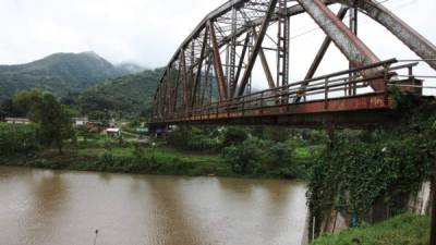 Un 80% de las descargas residuales van a caer al río Chamelecón, según estudios. Foto: Franklyn Muñoz