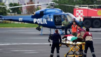 Los supervivientes del bombardeo a un grupo de turistas regresaron a México esta mañana.