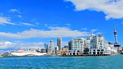 Es común que los neozelandeses tengan en sus casas un velero o bote listo para salir a navegar.