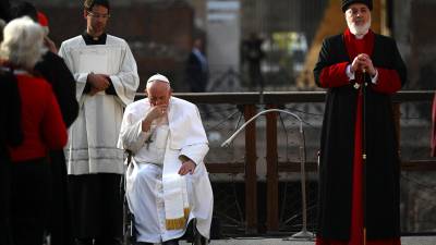 El Papa Francisco realizó un acto por la paz con autoridades de otras religiones en el Coliseo romano.