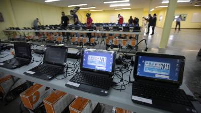 El escaneo de actas al final de los comicios será responsabilidad de los custodios. Parte del equipo que utilizarán fue prestado por países amigos y está en prueba.