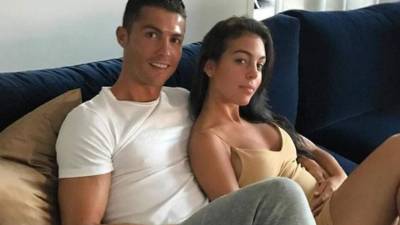 La semana pasada CR7 subió esta foto con su chica y comenzó con los rumores del embarazo.