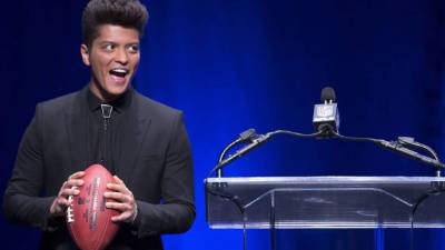 Mars se une a la pléyade de estrellas que actuarán en el esperado intermedio.