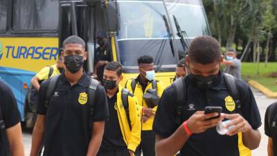 Real España hizo el viaje a La Ceiba con varios jóvenes.