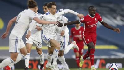 El Leeds United y Liverpool cierran la jornada 32 de la Premier League. Foto AFP.