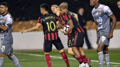 Los jugadores del Atlanta United celebrando uno de los goles de Josef Martínez contra el Herediano.