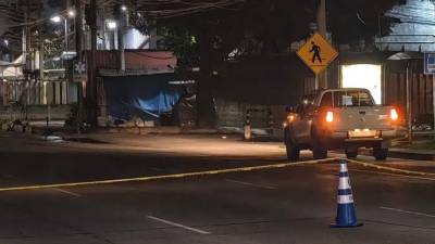 A escasos metros donde ocurrió el atropellamiento funciona un puente peatonal.