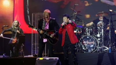 Cuando la música es el punto de encuentro, la distancia entre países, la diferencia de edades o incluso el idioma dejan de ser barreras. Así quedó demostrado la noche de este 7 de marzo en Tegucigalpa, cuando el legendario dúo australiano <b>Air Supply </b>reunió a miles de fanáticos en el <b>Coliseo Nacional de Ingenieros</b> para celebrar medio siglo de tributos al amor.