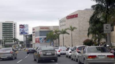 La Capital Industrial recupera su auge comercial y financiero.
