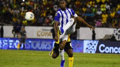 Maynor Figueroa fue el capitán de Honduras ante Jamaica. Foto AFP.