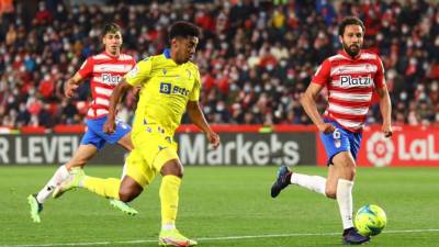 Antony Lozano jugó 74 minutos en el duelo ante Granada.