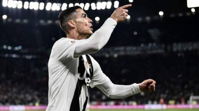 Cristiano Ronaldo celebrando su golazo contra el SPAL. Foto AFP
